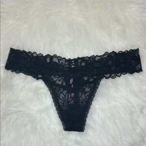 Victoria's Secret Lace Thong Panty M